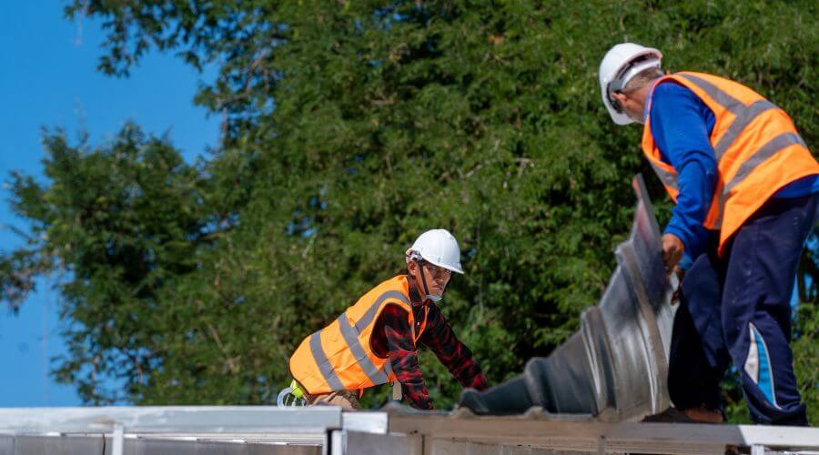 Roof maintenance in Oakland, RI
